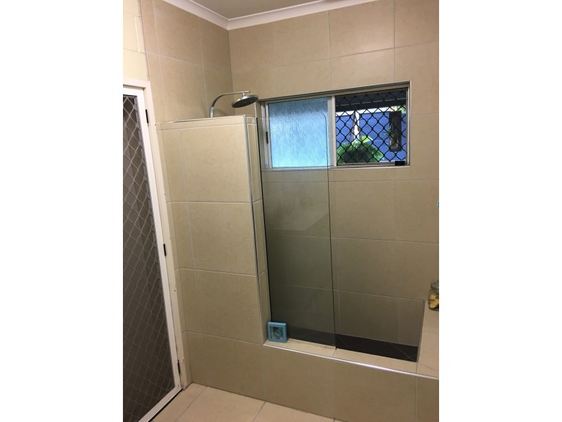 7 Malibu Close, White Rock QLD 4868