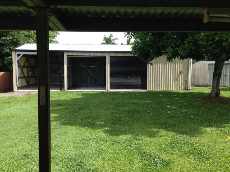 7 Malibu Close, White Rock QLD 4868