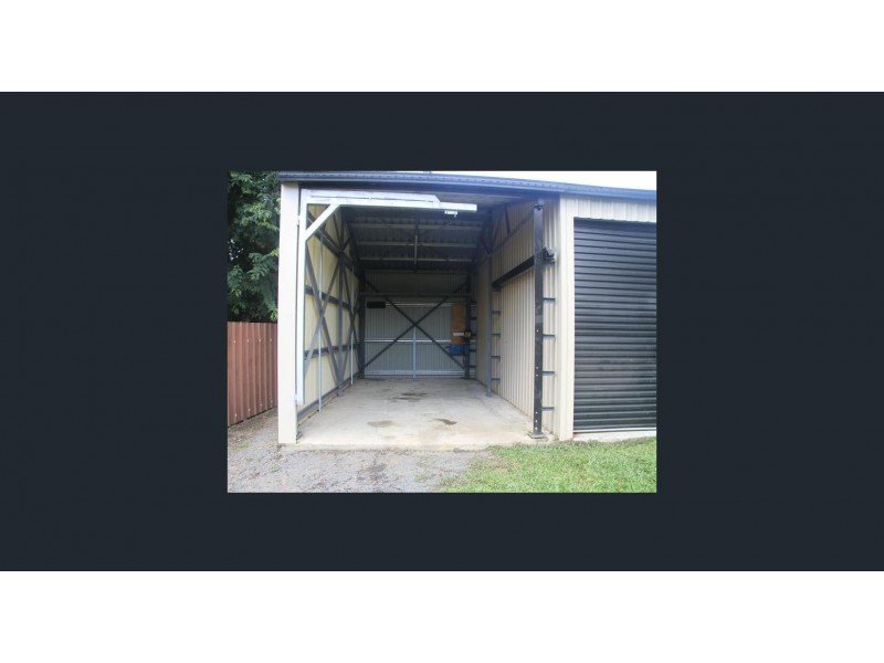 7 Malibu Close, White Rock QLD 4868