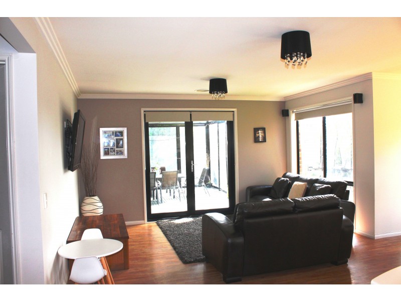 4 Verbena Terrace, Epsom VIC 3551