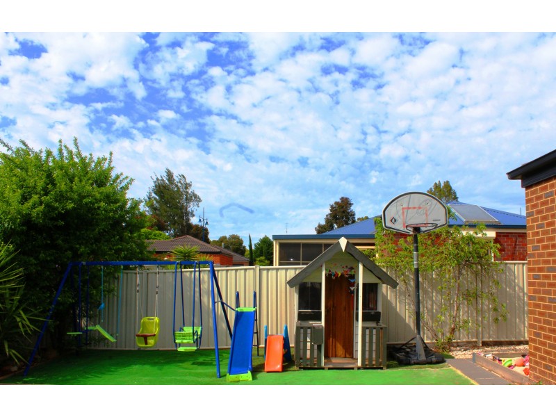 4 Verbena Terrace, Epsom VIC 3551