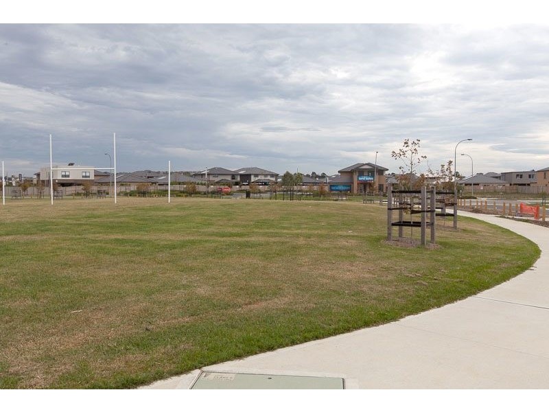 3 Silkseed Road, Clyde North VIC 3978