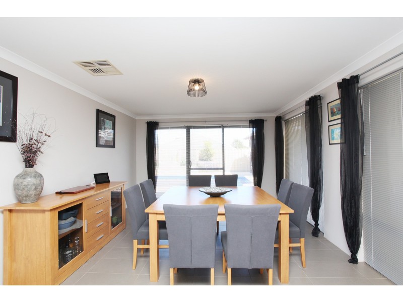 24 Scarab Court, Halls Head WA 6210