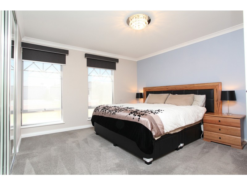 24 Scarab Court, Halls Head WA 6210