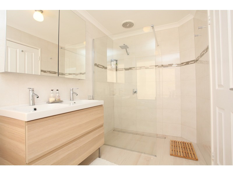 24 Scarab Court, Halls Head WA 6210