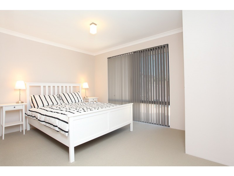 24 Scarab Court, Halls Head WA 6210