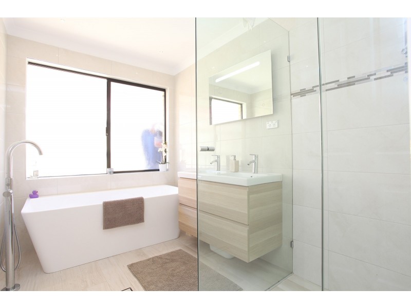 24 Scarab Court, Halls Head WA 6210