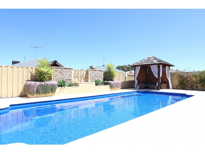 24 Scarab Court, Halls Head WA 6210