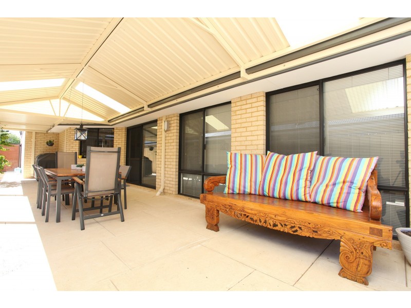 24 Scarab Court, Halls Head WA 6210