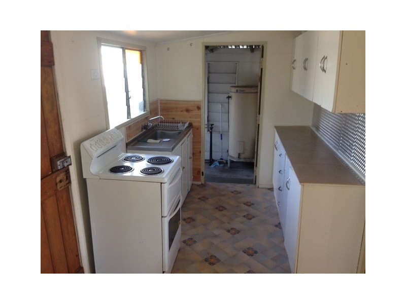 12 Gordon St, Mount Morgan QLD 4714