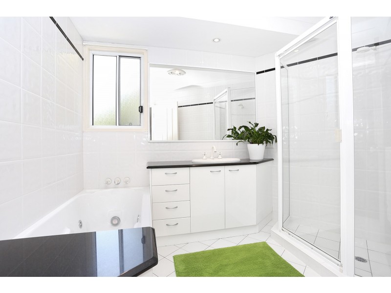 8 Dress Circle Court, Buderim QLD 4556