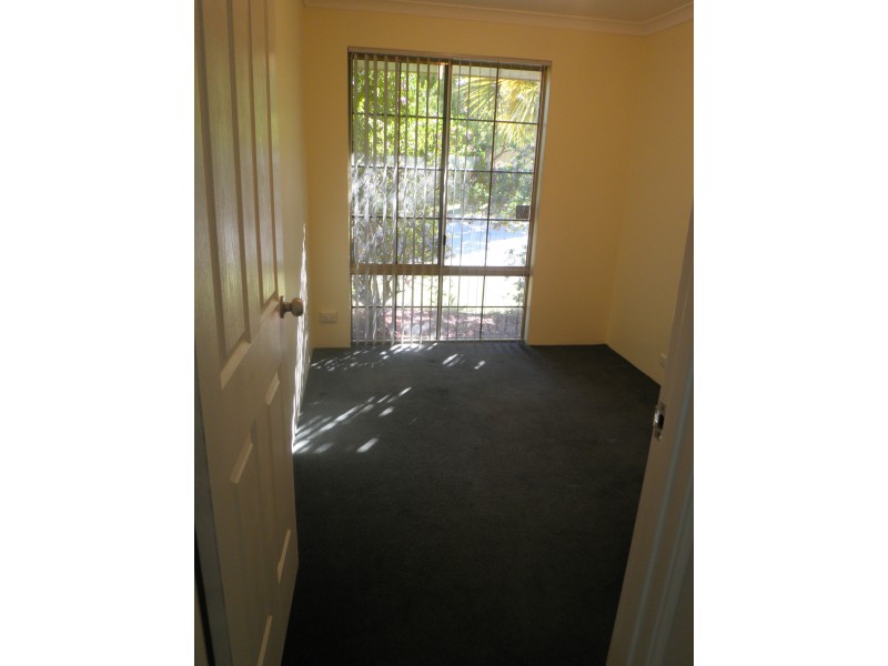 8 Settlers Way, Gosnells WA 6110