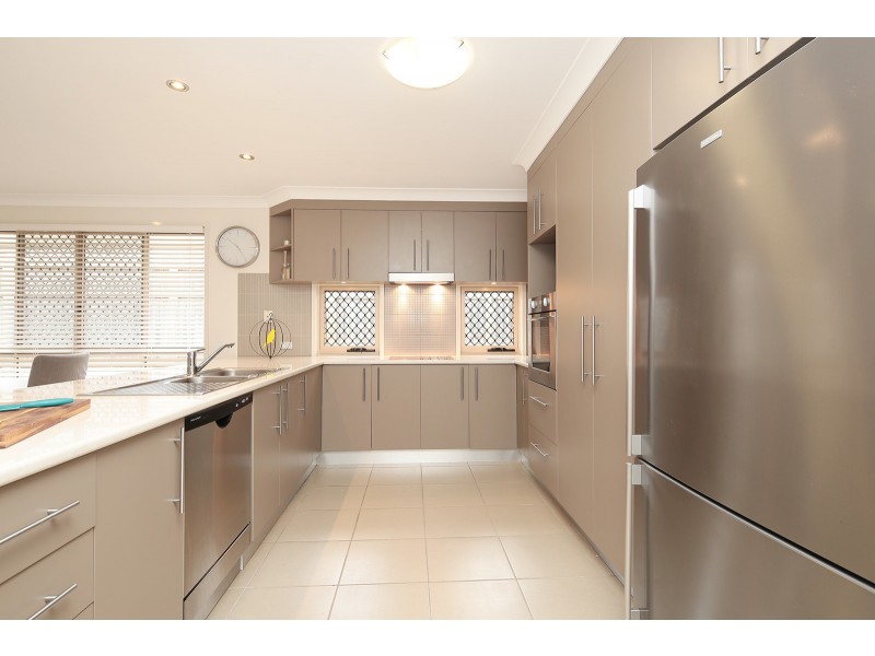 19 Olsen Crescent, Wakerley QLD 4154