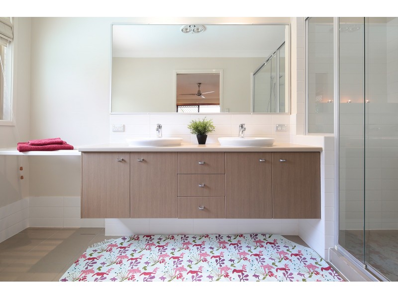 19 Olsen Crescent, Wakerley QLD 4154