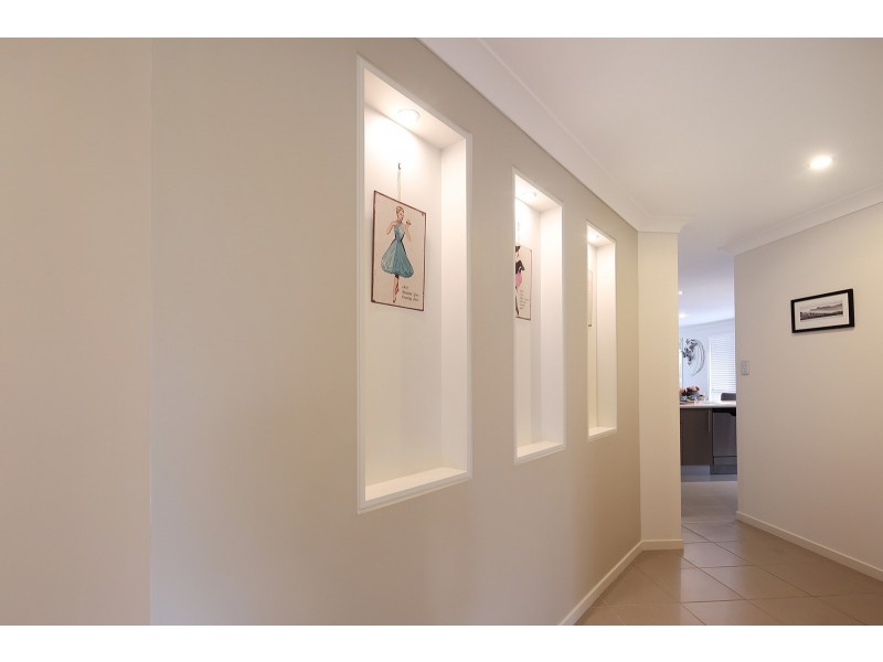 19 Olsen Crescent, Wakerley QLD 4154