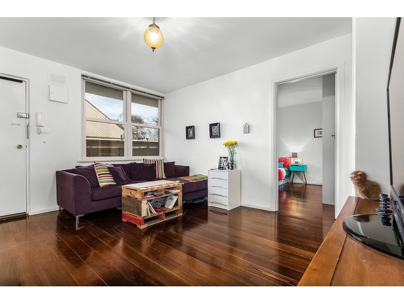 2/72 Carlisle Street, St Kilda VIC 3182
