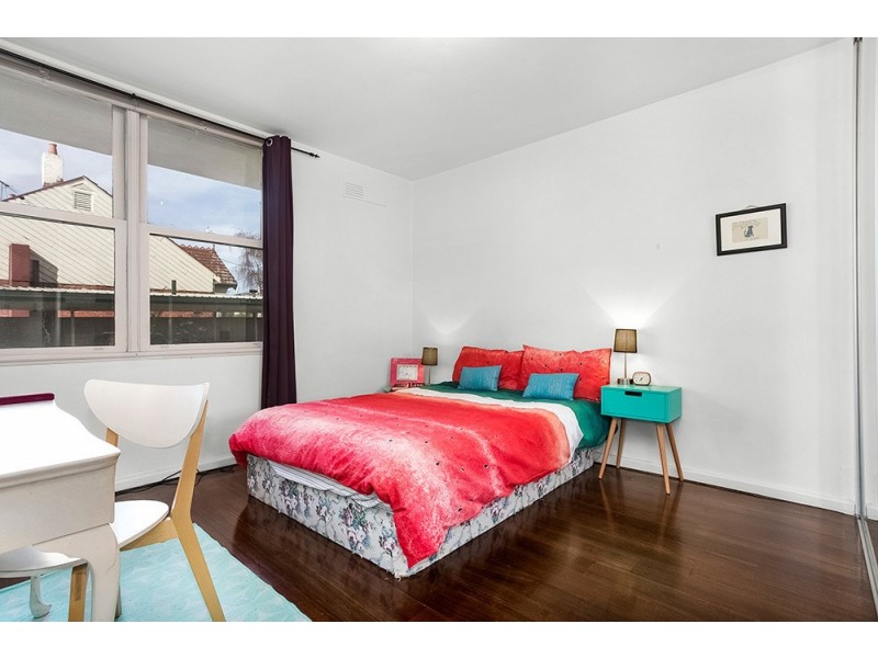 2/72 Carlisle Street, St Kilda VIC 3182