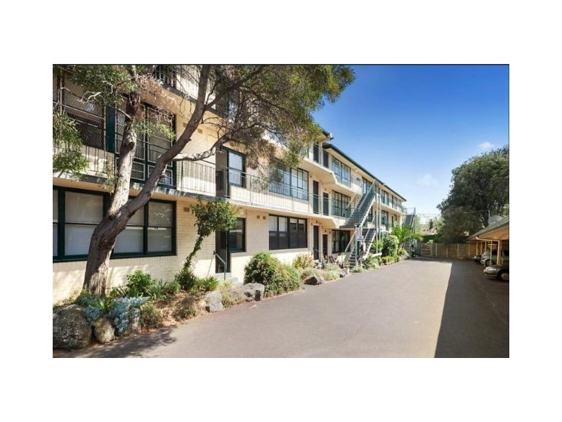 2/72 Carlisle Street, St Kilda VIC 3182