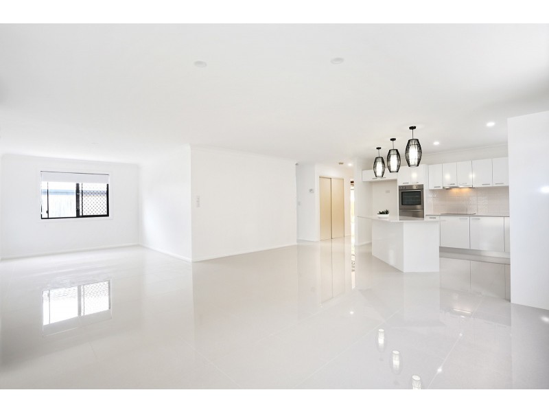 33 Berkshire Place, Springfield Lakes QLD 4300