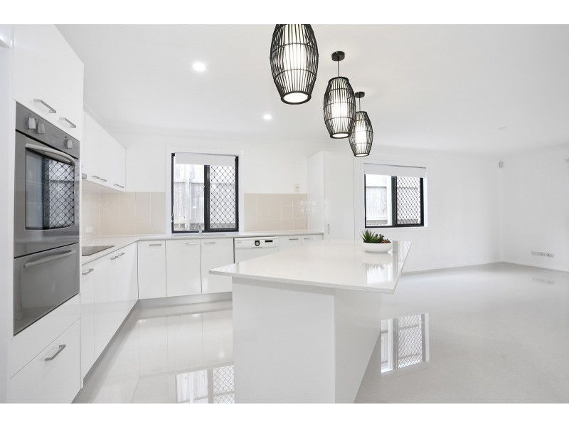 33 Berkshire Place, Springfield Lakes QLD 4300