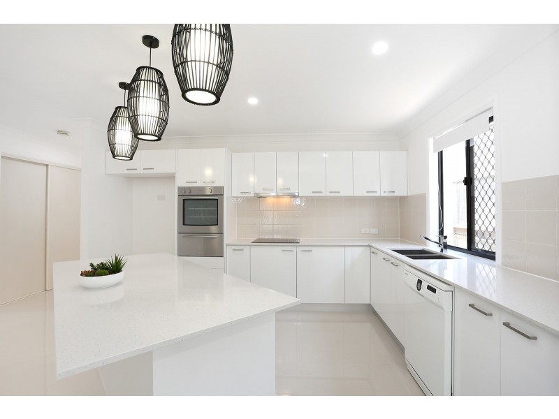 33 Berkshire Place, Springfield Lakes QLD 4300