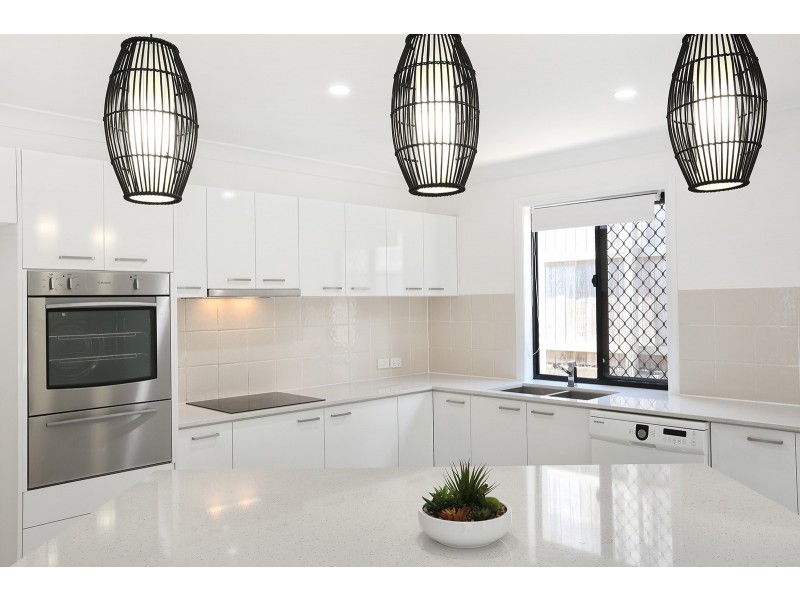 33 Berkshire Place, Springfield Lakes QLD 4300
