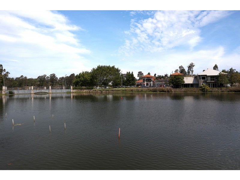 33 Berkshire Place, Springfield Lakes QLD 4300