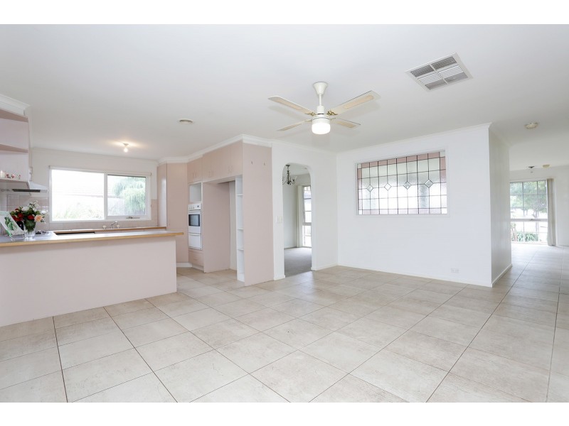 14 Wattle Bird Way, Langwarrin VIC 3910