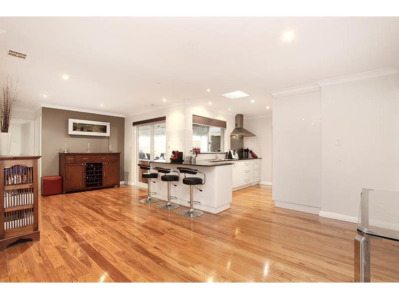 28 Kallaroo Place, Kallaroo WA 6025