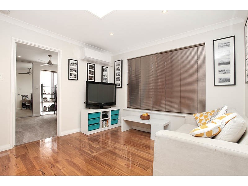 28 Kallaroo Place, Kallaroo WA 6025