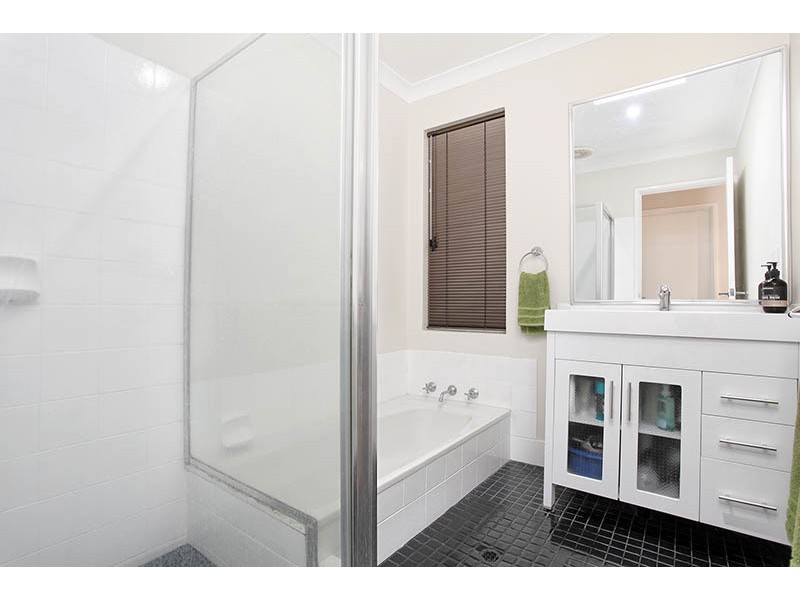 28 Kallaroo Place, Kallaroo WA 6025