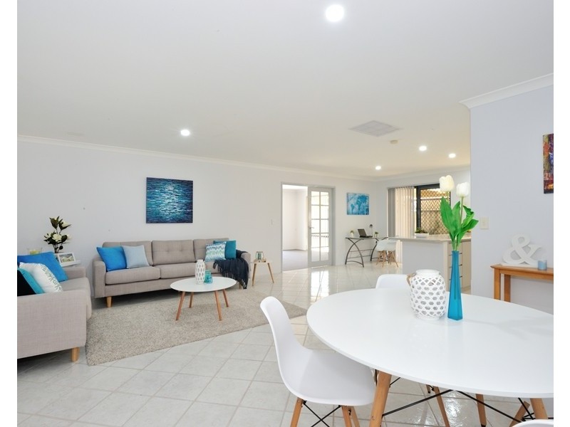 62 Montebourg Meander, Port Kennedy WA 6172