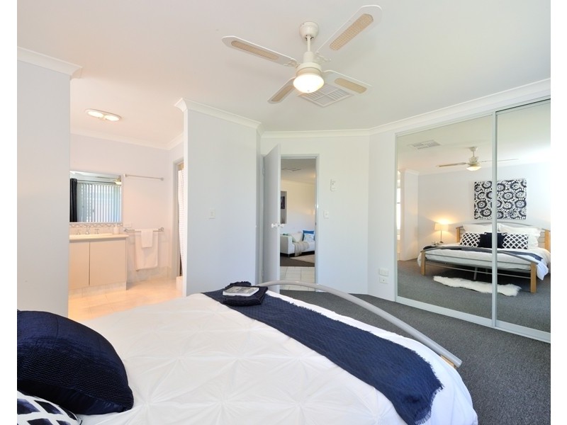 62 Montebourg Meander, Port Kennedy WA 6172