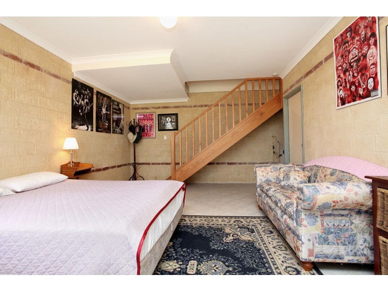 2/3 Leander Street, Falcon WA 6210