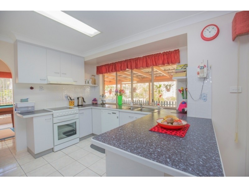 16 Billabong Drive, Gooburrum QLD 4670