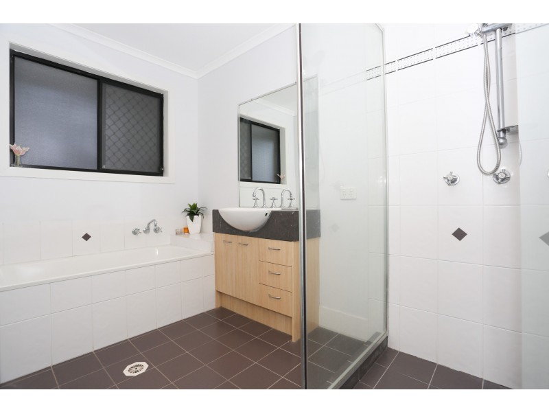 10 Broxbourne Place, Oxenford QLD 4210