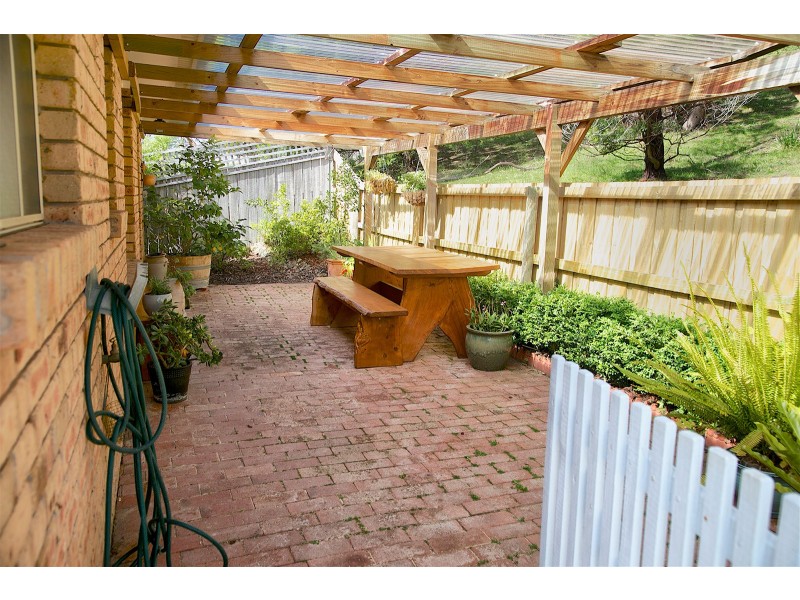 5/2-4 Broadby  Drive, Lenah Valley TAS 7008
