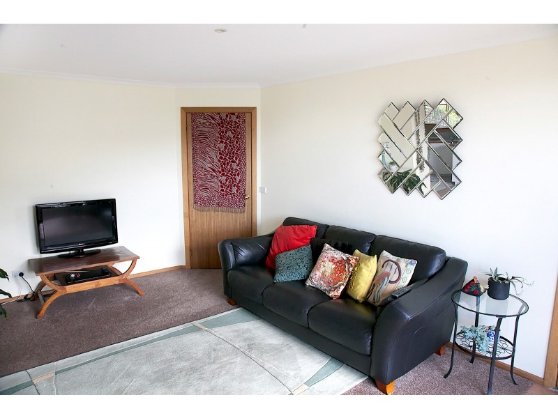 5/2-4 Broadby  Drive, Lenah Valley TAS 7008