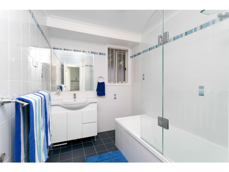 4 Wilga Close, Albion Park Rail NSW 2527