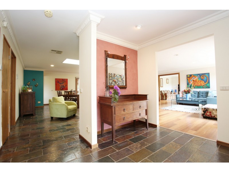 5 Inverness Crt, Somerville VIC 3912