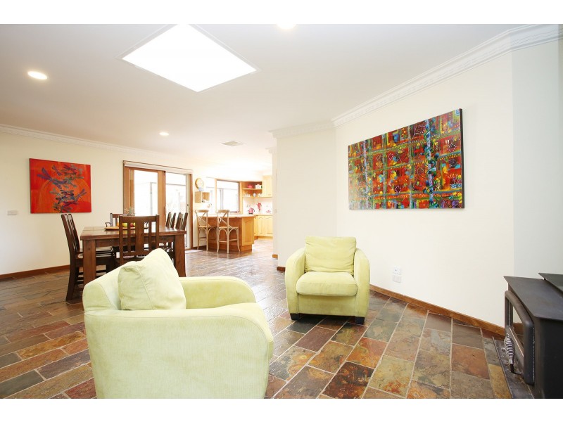 5 Inverness Crt, Somerville VIC 3912