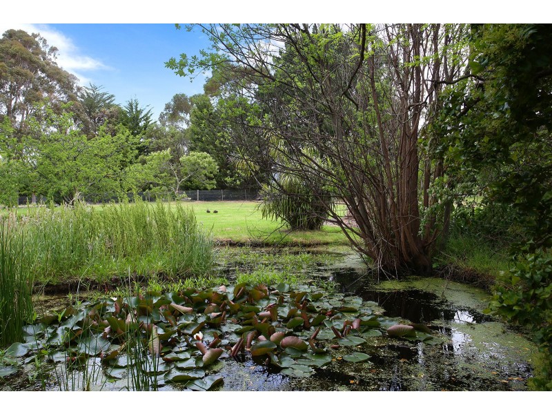 5 Inverness Crt, Somerville VIC 3912