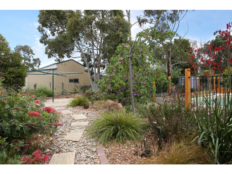 5 Inverness Crt, Somerville VIC 3912