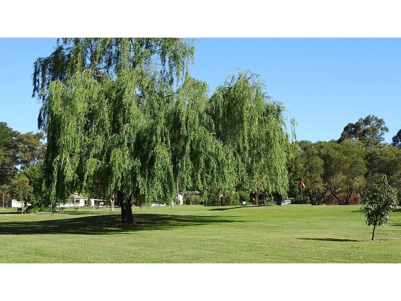 295 Beaconsfield – Emerald Rd, Beaconsfield VIC 3807