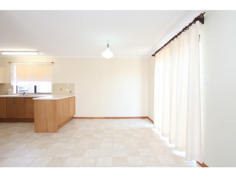 2/33 Leworthy Street, Victor Harbor SA 5211