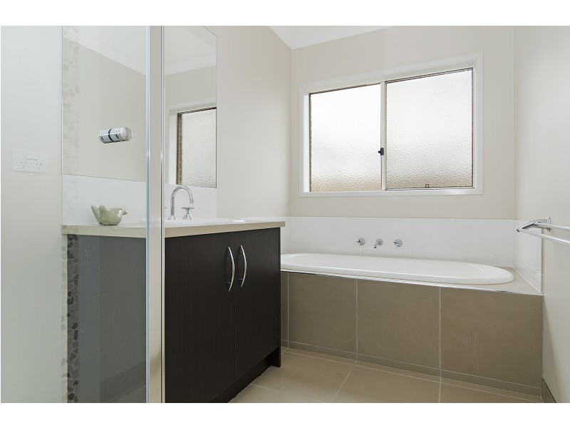 3 Edols Street, Ballan VIC 3342