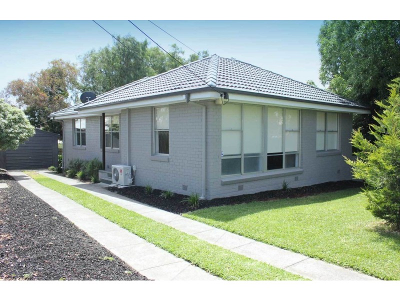 18 Coxon Parade, North Geelong VIC 3215