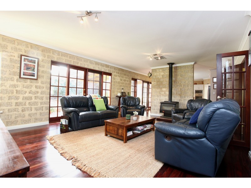 12 Sophia Grove, Roleystone WA 6111