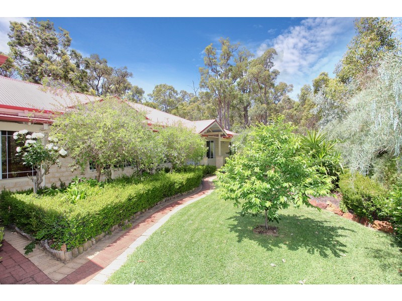 12 Sophia Grove, Roleystone WA 6111