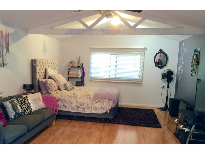 24 Chisholm crescent, Blaxland NSW 2774